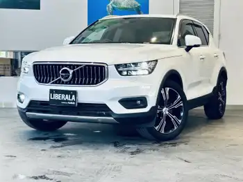 ボルボ ボルボ ＸＣ４０ B4 AWD インスクリプション ワンオーナー HarmanKardon 純正ナビ TV