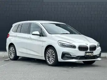 ＢＭＷ ２１８ｄ グランツアラー ラグジュアリー 黒革シート インテリジェントセーフティ