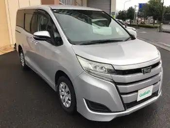 トヨタ ノア X 4WD 衝突軽減ブレーキ　純正ナビ　クルコン