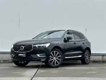 ボルボ ボルボ ＸＣ６０ B5 AWD インスクリプション