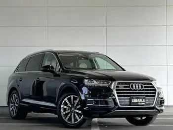 アウディ Ｑ７ 55TFSIクワトロアダプティブエアサスペンション
