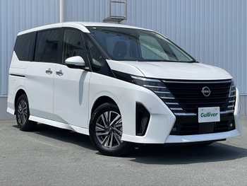 日産 セレナ e－パワー ハイウェイスター V 登録済未使用 12型ナビ 後席モニタ 全周囲