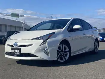 トヨタ プリウス A ツーリングセレクション