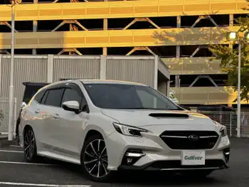 スバル レヴォーグ 1．8STIスポーツ EX