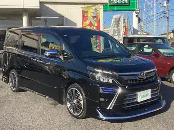 トヨタ ヴォクシー ZS モデリスタエアロ後席フリップダウン