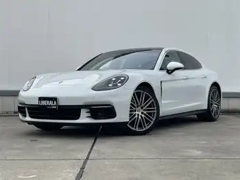 ポルシェ パナメーラ 4S パノラミックルーフ 純正ナビ 360°カメラ