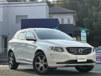 ボルボ ＸＣ６０ D4 SE 純ナビ Bカメラ 革シート ドラレコ 純AW