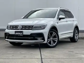 フォルクスワーゲン ティグアン TDI 4モーション Rライン 純正ナビ レザーシート シートヒーター