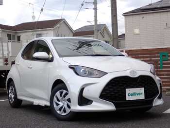 トヨタ ヤリス X 登録済未使用車 8型ディスプレイ Bカメラ