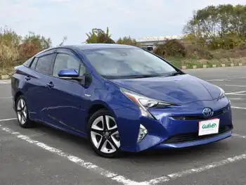 トヨタ プリウス A プレミアム　ツーリングセレ