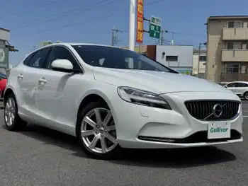 ボルボ Ｖ４０ D4 インスクリプション ワンオーナー 衝突軽減 ナビ Bカメラ LED