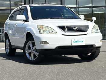 トヨタ ハリアー 300G Lパッケージ 4WD・社外ナビ・横滑り防止装置