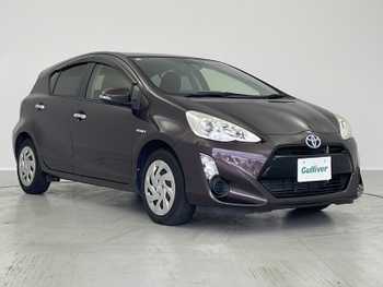 トヨタ アクア S スタイルブラック ナビ/Bカメ/ETC/PCS/LDA/純正ドアバイザー