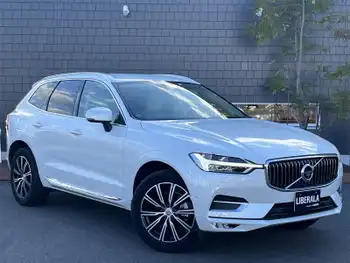 ボルボ ＸＣ６０ B5 AWD インスクリプション