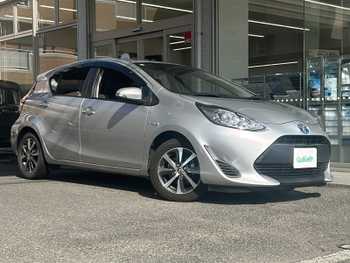 トヨタ アクア S プッシュスタート/オートライト/オーディオ