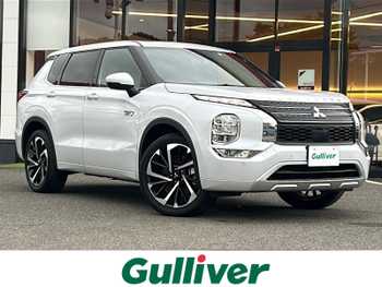 三菱 アウトランダー ＰＨＥＶ P 衝突軽減 サンルーフ BOSE ナビ 本革 ETC