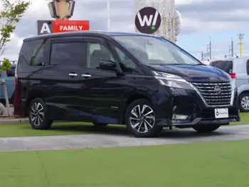 日産 セレナ ハイウェイスター V 10型純正SDナビ 後席モニター 両側電動 TV