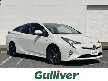 トヨタ プリウス A 純正7型ナビ　禁煙車　衝突軽減ブレーキ