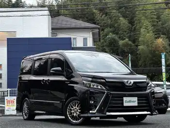 トヨタ ヴォクシー ハイブリッド ZS 1オナ 純正10インチナビ Bカメラ