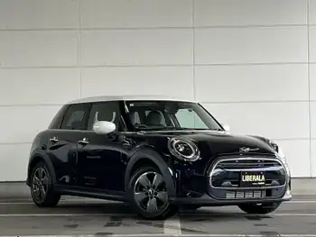 ＭＩＮＩ ミニ クーパー D クラシックトリム/AppleCarplay