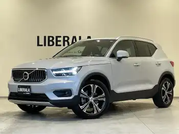 ボルボ ボルボ ＸＣ４０ B4 AWD インスクリプション 純正ナビ 360°カメラ 黒革 シートH LED