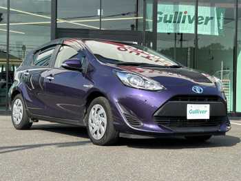 トヨタ アクア S スタイルブラック 純正ナビ　Bカメラ　ETC　ドアバイザー