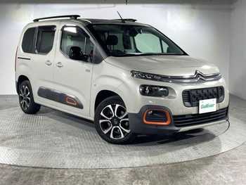 シトロエン ベルランゴ シャイン XTRパック 禁煙車　ガラスルーフ　コーナーセンサー