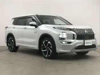 三菱 アウトランダー ＰＨＥＶ P