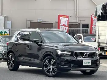 ボルボ ＸＣ４０ T4 AWD インスクリプション 禁煙正規ディーラー車harman/kardoフルセグ