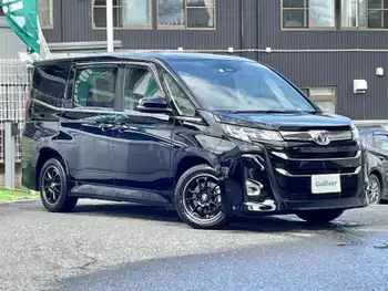 トヨタ ノア Z 7人乗り3列シート、両側パワスラ