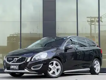 ボルボ Ｖ６０ T4 スカンジナビアンLTD