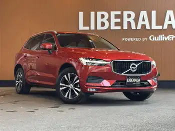 ボルボ ＸＣ６０ B5 AWD モーメンタム