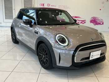 ＭＩＮＩ ＢＭＷ ミニ クーパー エッセンシャルトリム