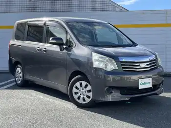 トヨタ ノア X 社外ナビ　スライドドア　純正フロアマット