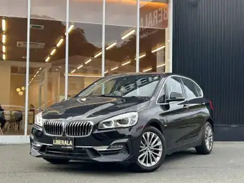 ＢＭＷ ２１８ｄ アクティブツアラー ラグジュアリー 純正ナビ　黒革　シートH　Bカメラ　ETC