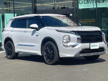 三菱 アウトランダー ＰＨＥＶ P マイパイロット　サンルーフ　全方位カメラ