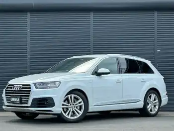 アウディ Ｑ７ 55TFSIクワトロ Sライン 7シ-タ-P リアアシスタンスP フリップダウ