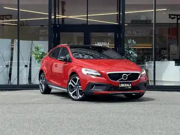 ボルボ Ｖ４０ クロスカントリー D4 アクティブED GR ACC 純正ナビ Bカメ 革温席 ETC