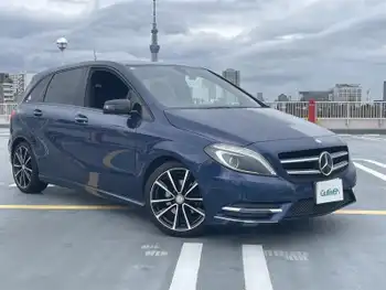 メルセデス・ベンツ Ｂ１８０ Bエフ スポーツ ナイトパッケージ ワンオーナー・純正ナビ・バックカメラ