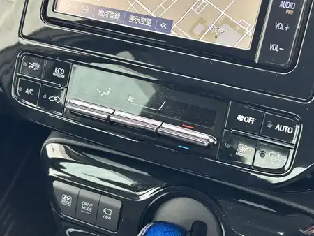 トヨタ プリウス