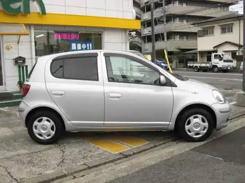 カタログ画像：ヴィッツ （VITZ） Ｕ Ｌパッケージ・ＮＥＯエディション 2004年5月 CBA-SCP13 1300cc シルバーマイカメタリック 燃費23.0km / l 外装