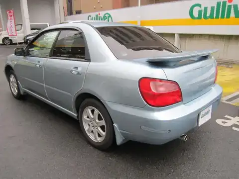 カタログ画像：インプレッサ （IMPREZA） １５ｉ 2003年9月 LA-GD2 1500cc アイスブルー・メタリック 燃費16.6km / l バック