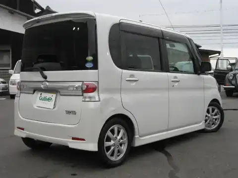 カタログ画像：タント （TANTO） カスタムＸ 2009年12月 CBA-L385S 660cc パールホワイトⅢ 燃費18.0km / l バック