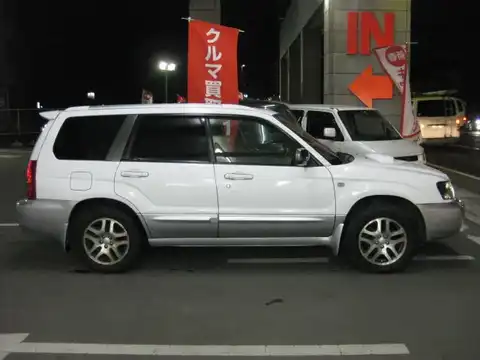 カタログ画像：フォレスター （FORESTER） ＸＴ Ｌ．Ｌ．Ｂｅａｎエディション 2004年2月 TA-SG5 2000cc ピュアホワイト／プレミアムシルバー・メタリック 燃費13.0km / l 外装