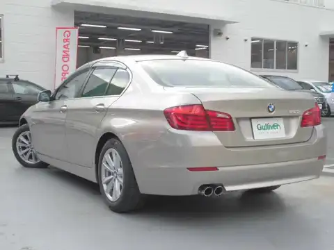 カタログ画像：５シリーズ （5 SERIES） ５２３ｉ ハイラインパッケージ 2011年10月 DBA-XG20 2000cc 燃費14.2km / l バック