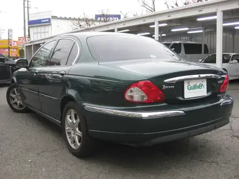 カタログ画像：Ｘタイプ （X-TYPE） ２．０ Ｖ６ＳＥ 2003年11月 GH-J51YA 2100cc ブリティッシュレーシンググリーン or ジャガーレーシンググリーン 燃費8.6km / l バック