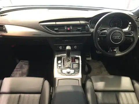 カタログ画像：Ａ７スポーツバック （A7 SPORTBACK） ３．０ＴＦＳＩクワトロ Ｓラインパッケージ 2016年9月 ABA-4GCREC 3000cc フロレットシルバーメタリック 燃費12.6km / l 内装