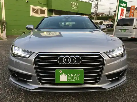 カタログ画像：Ａ７スポーツバック （A7 SPORTBACK） ３．０ＴＦＳＩクワトロ Ｓラインパッケージ 2016年9月 ABA-4GCREC 3000cc フロレットシルバーメタリック 燃費12.6km / l フロント