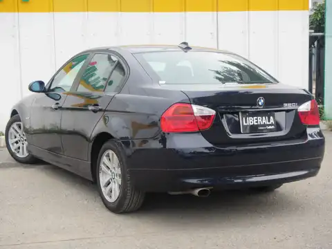 カタログ画像：３シリーズ （3 SERIES） ３２０ｉ 2008年5月 ABA-VA20 2000cc モナコ・ブルー（メタリック・カラー） 燃費12.8km / l バック