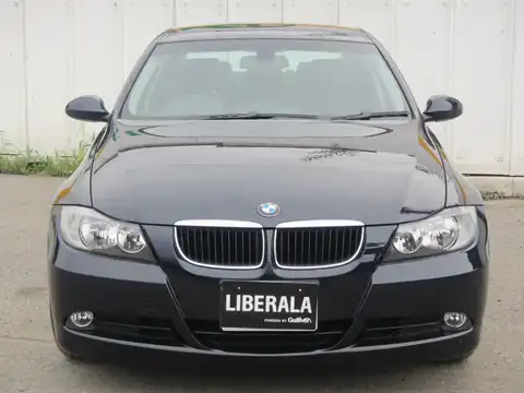 カタログ画像：３シリーズ （3 SERIES） ３２０ｉ 2005年4月 ABA-VA20 2000cc モナコ・ブルー（メタリック・カラー） 燃費11.4km / l フロント